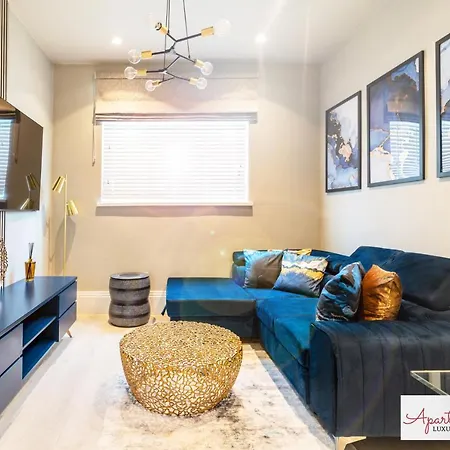 Beautiful Apartment In London Hounslow Exterior photo